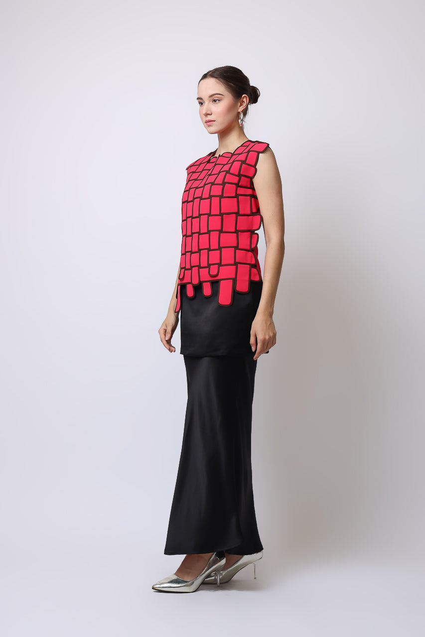 Bloom et Champs Top Anyam Red Fuschia/Saten Obi Skirt Black