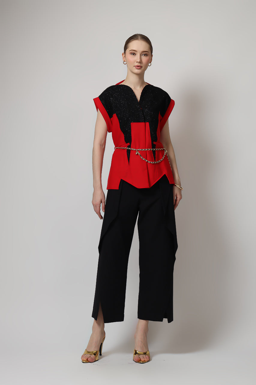 Bloom et Champs AK Chain Belt Blouse