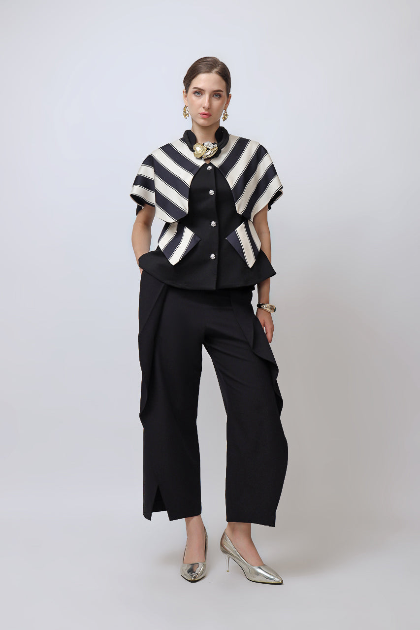 Bloom et Champs Monochrome Big Collar Blouse