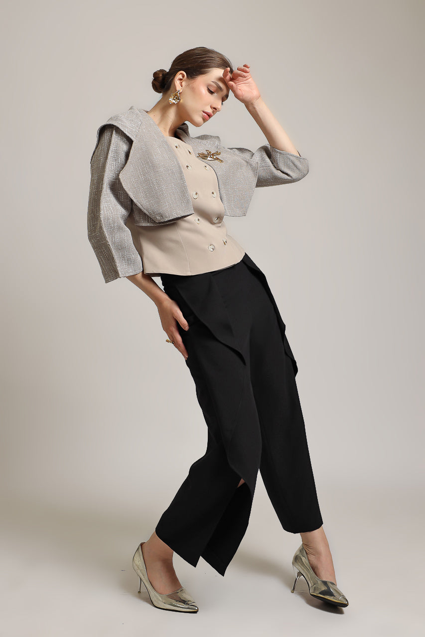 Bloom et Champs Accent Cape Blouse