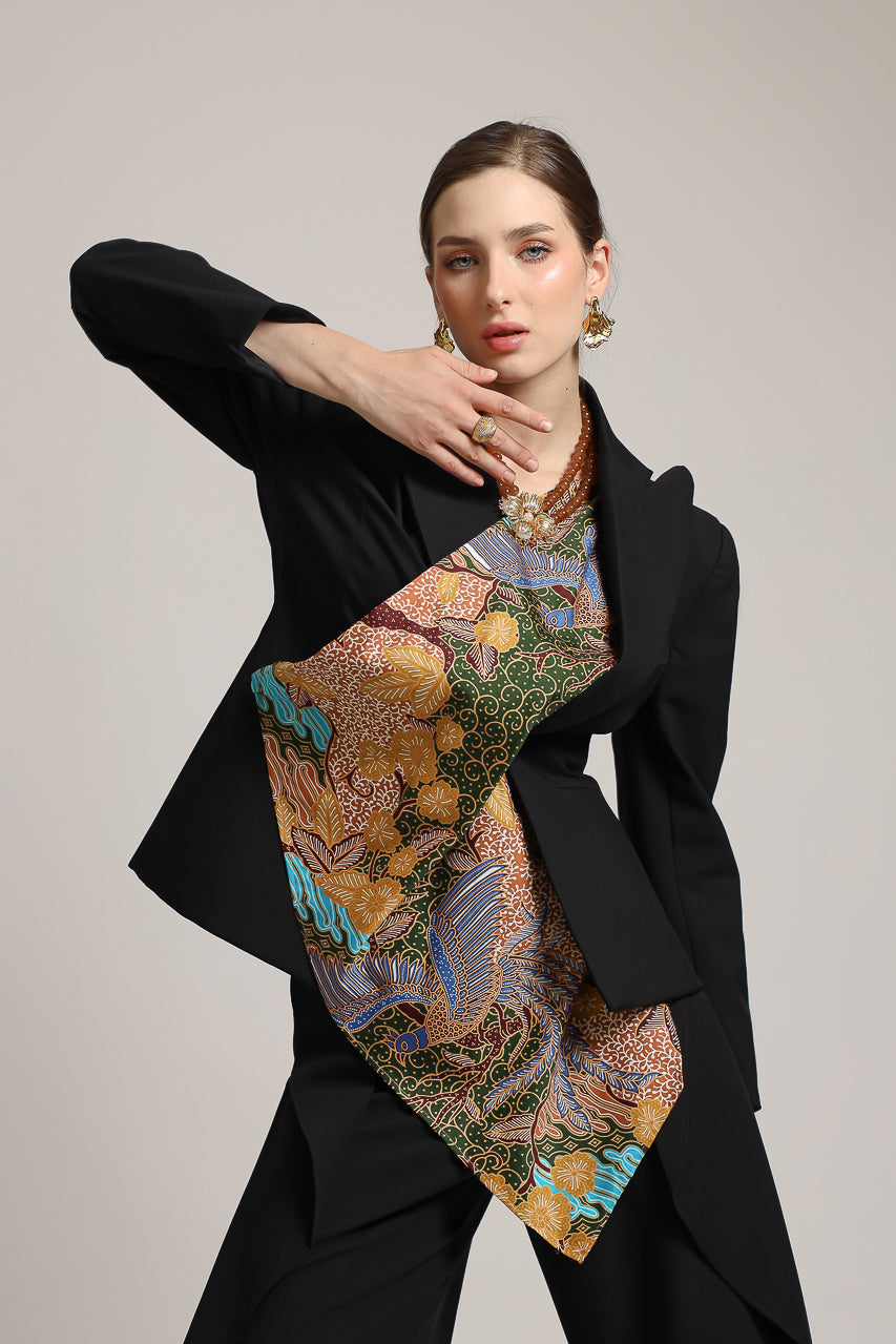 Bloom et Champs Batik Suit Assymetrical Blazer