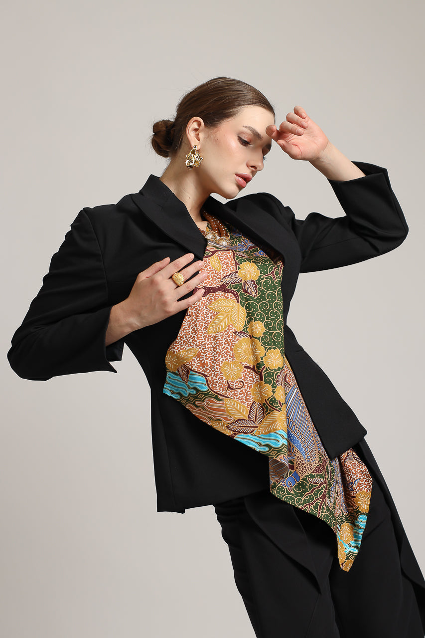 Bloom et Champs Batik Suit Assymetrical Blazer