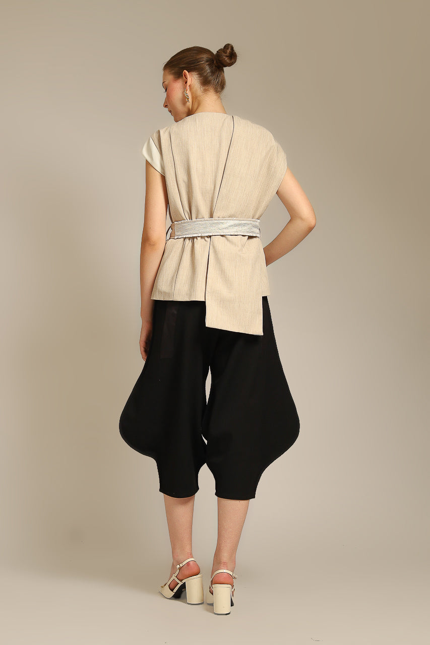 Bloom et Champs AK Brooch Blouse