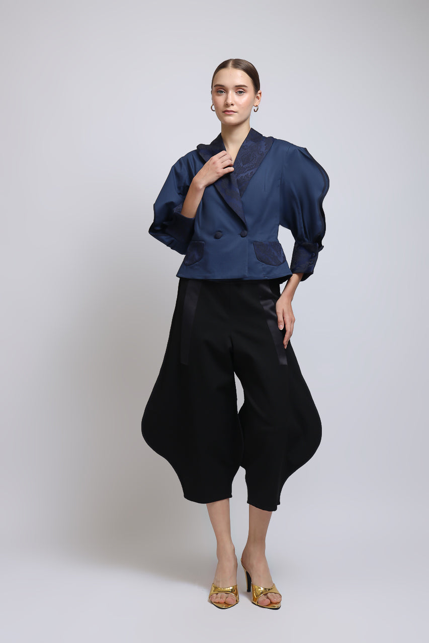 Bloom et Champs Scalloped Sleeves SS Navy Blouse