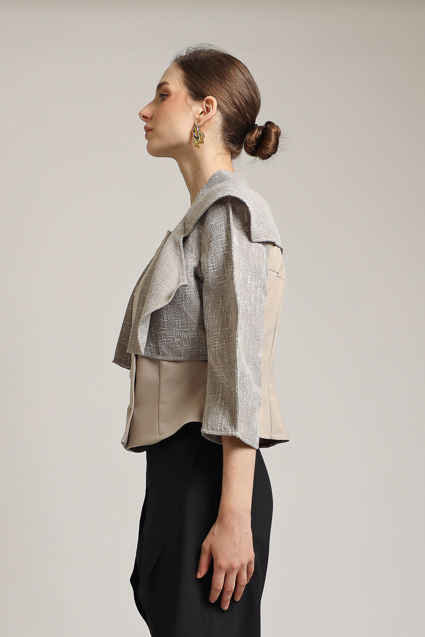 Bloom et Champs Accent Cape Blouse