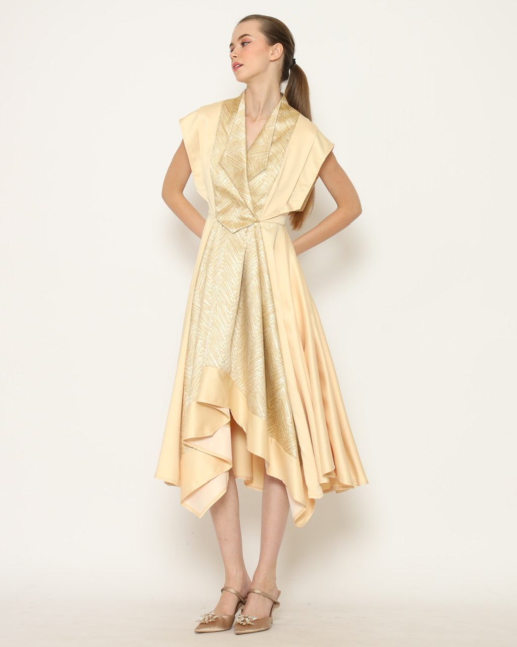 Bloom et Champs Dress Emas in Golden Sparkle