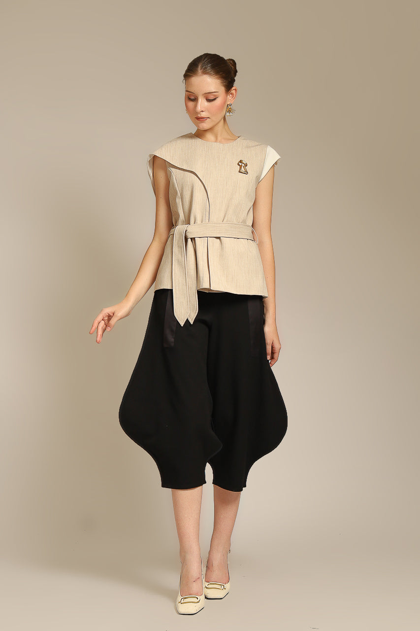 Bloom et Champs AK Brooch Blouse