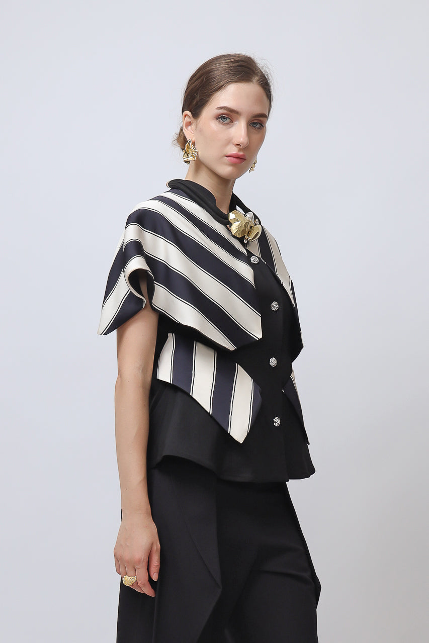 Bloom et Champs Monochrome Big Collar Blouse