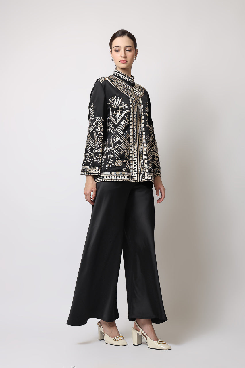 Bloom et Champs Altas Bordir Hitam