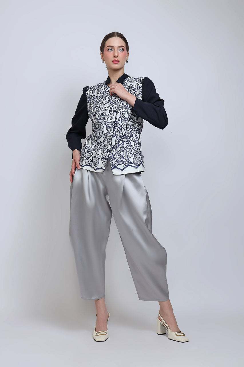 Bloom et Champs Diagonal Shirt with Blue Organza Lace