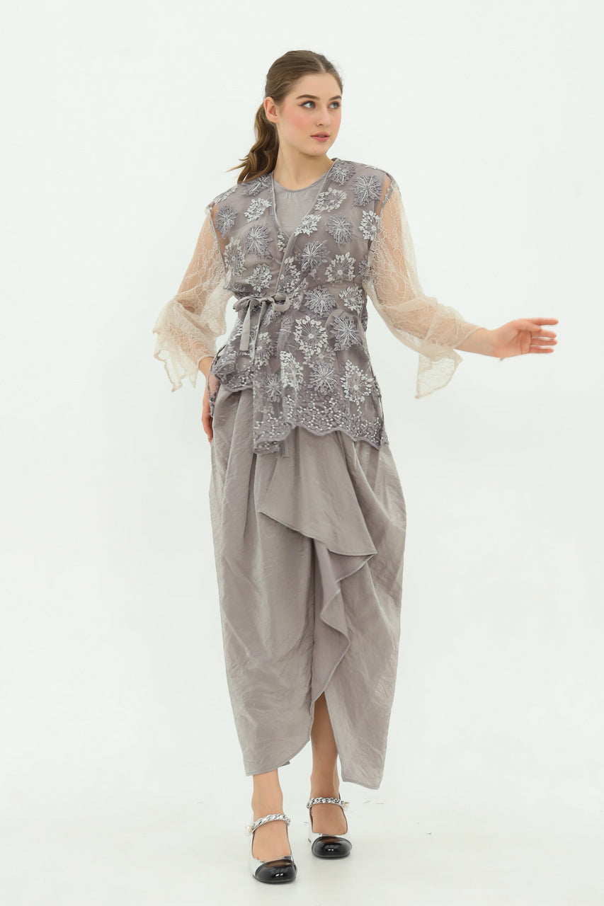 Bloom et Champs Kimono Sari/Rok Emas