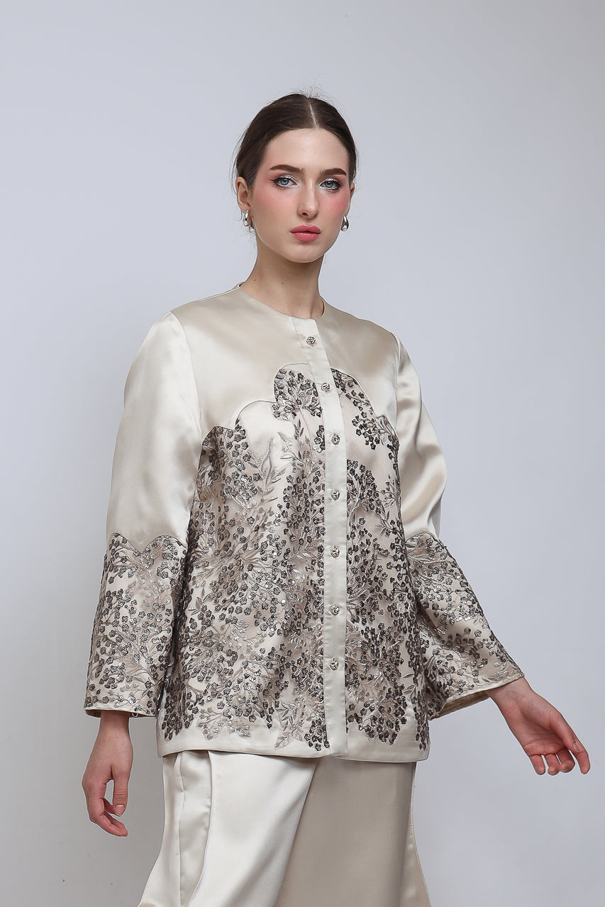 Bloom et Champs Camellia Embellished Blazer/Doremi Nude Pants