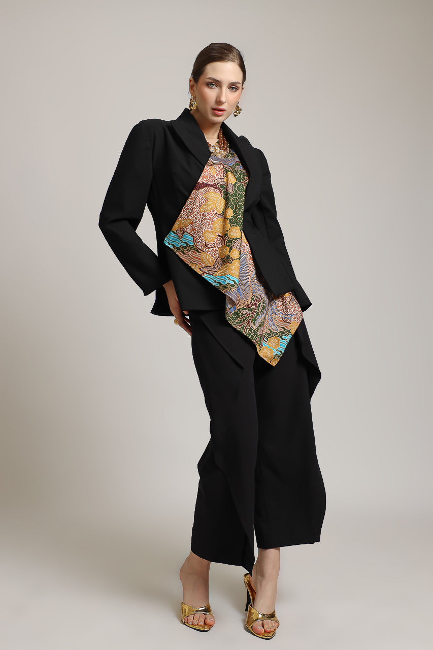 Bloom et Champs Batik Suit Assymetrical Blazer