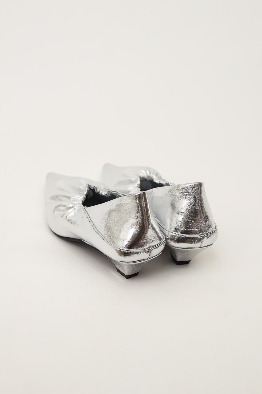 Bloom et Champs Silver Ruched Pointed Shoes