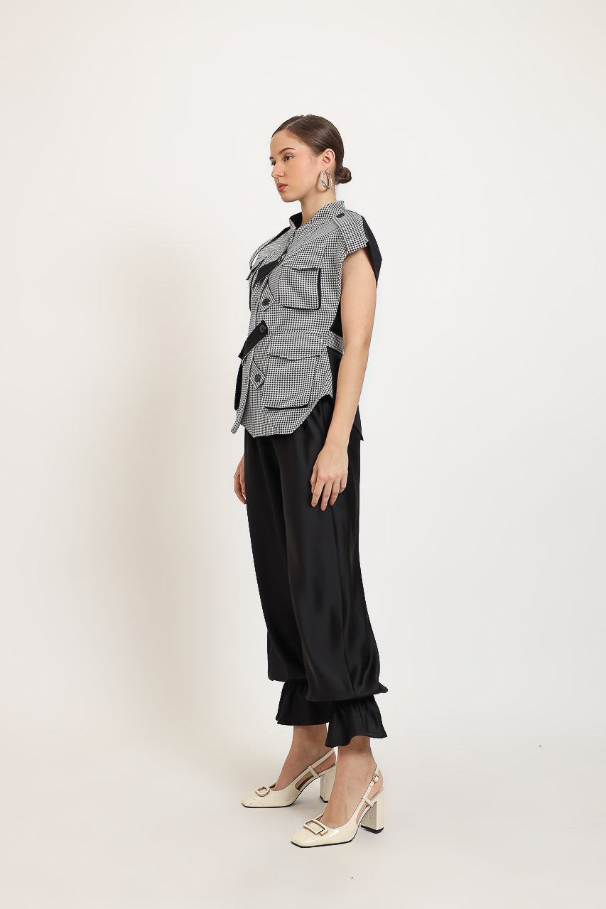 Bloom et Champs Safari Checkered Monochrome Top/Celana Ruffle Hem Pants