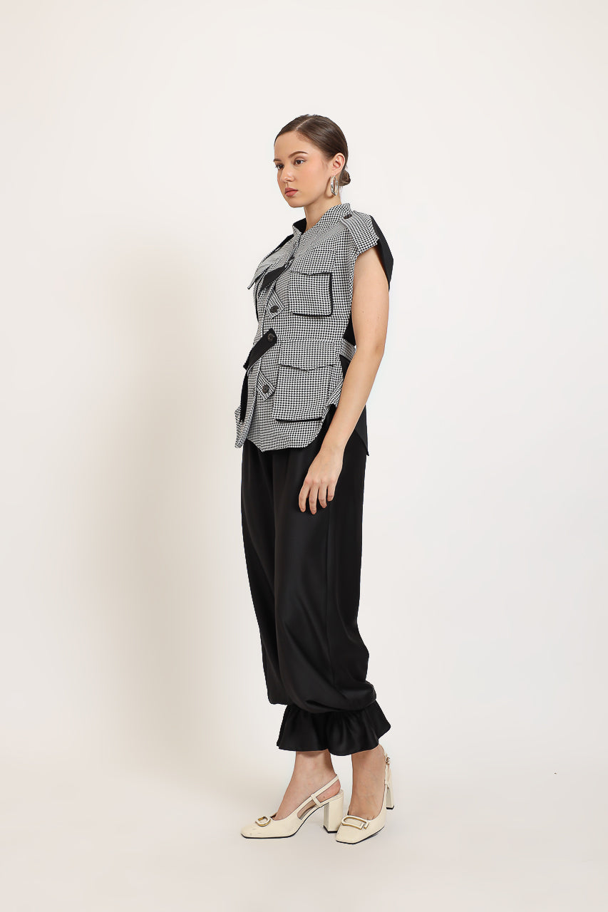 Bloom et Champs Safari Checkered Monochrome Top/Celana Ruffle Hem Pants