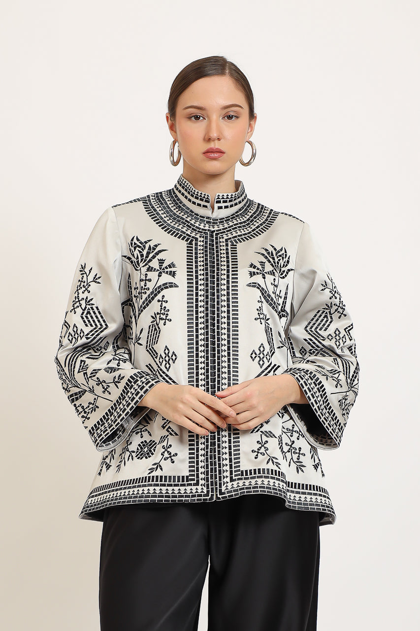 Bloom et Champs Atlas Embroidered Blouse/Ruffle Hem Pants