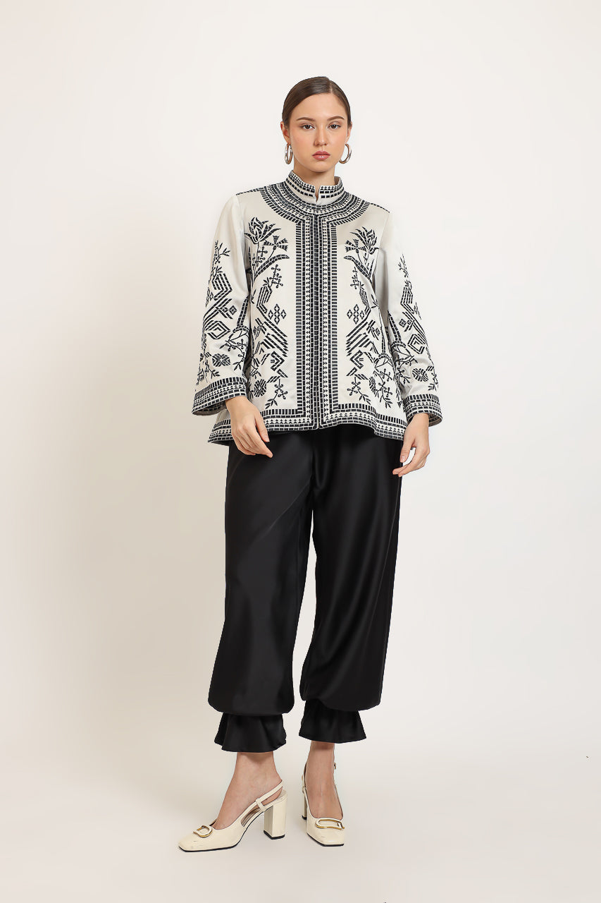 Bloom et Champs Atlas Embroidered Blouse/Ruffle Hem Pants
