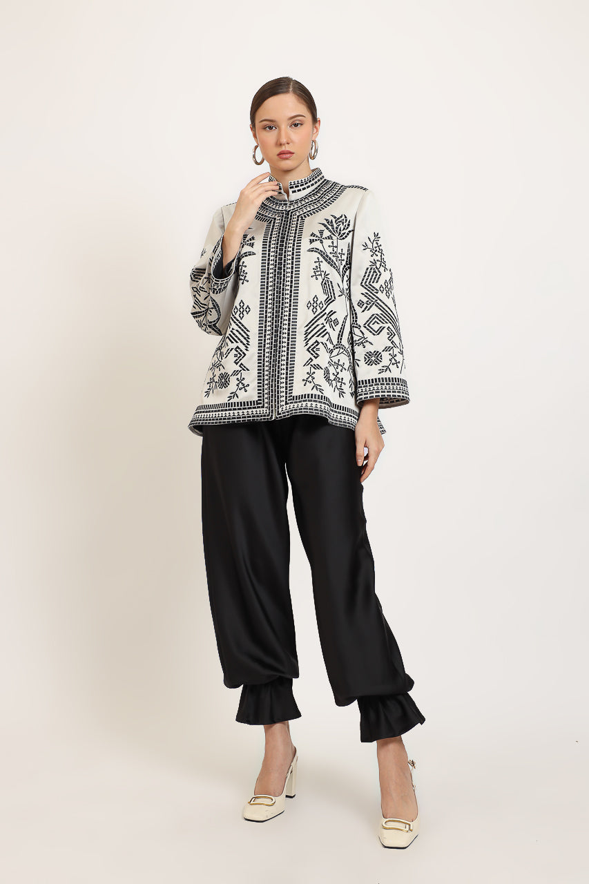 Bloom et Champs Atlas Embroidered Blouse/Ruffle Hem Pants