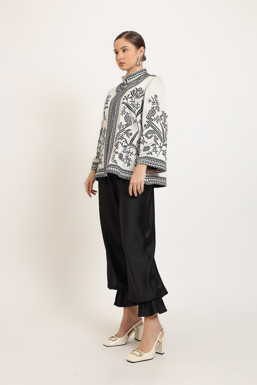 Bloom et Champs Atlas Embroidered Blouse/Ruffle Hem Pants