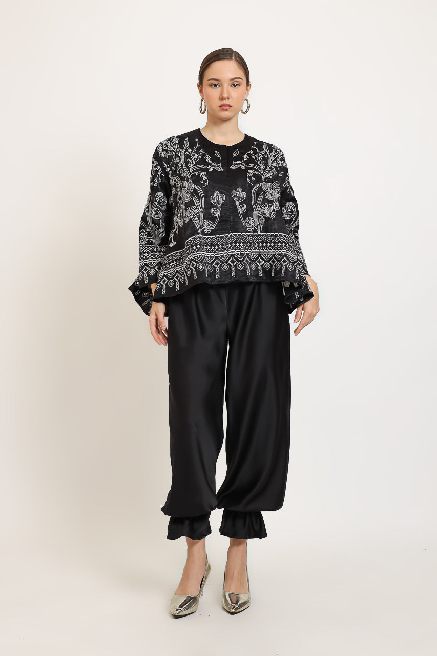 Bloom et Champs Canary Embroidered Top