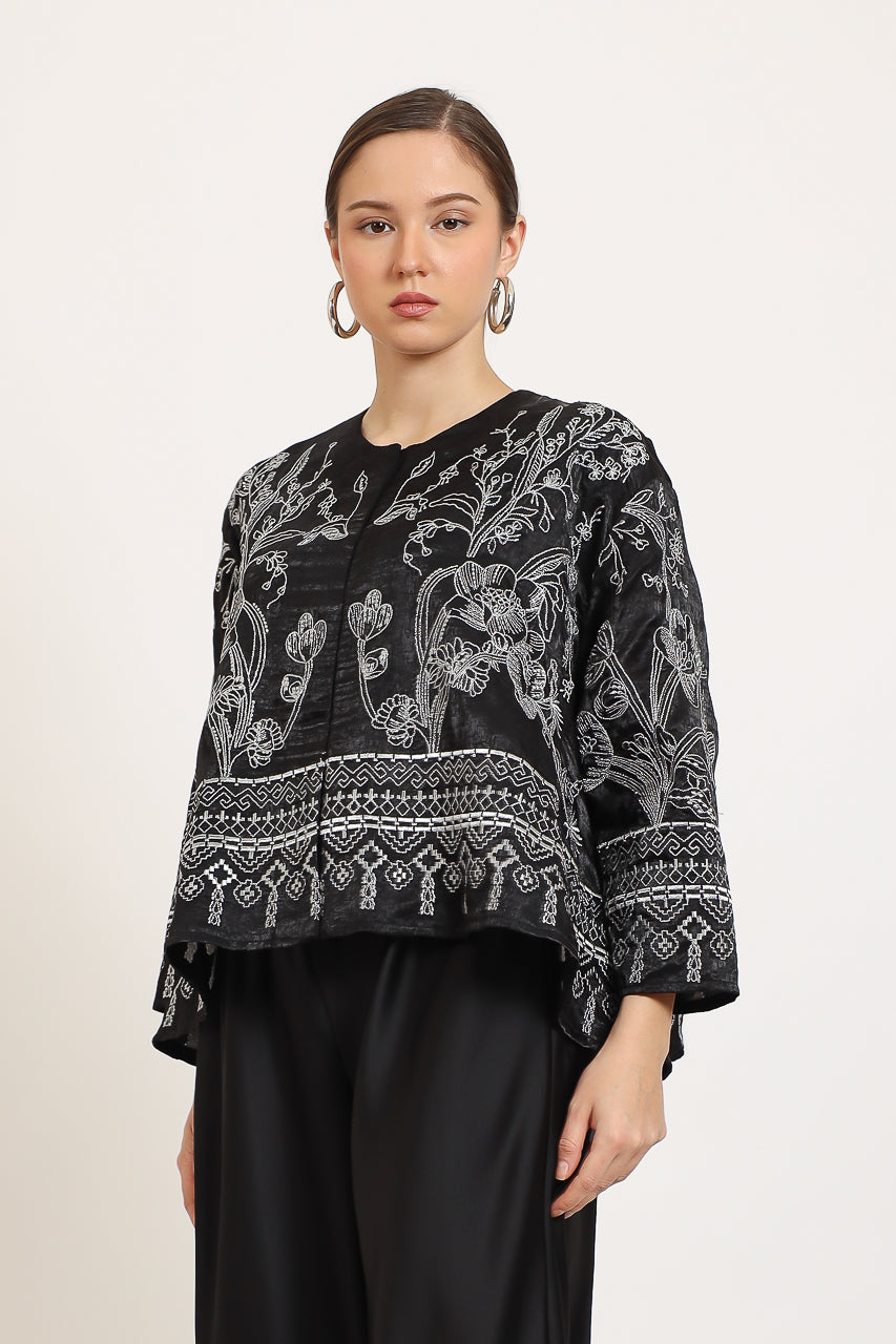 Bloom et Champs Canary Embroidered Top