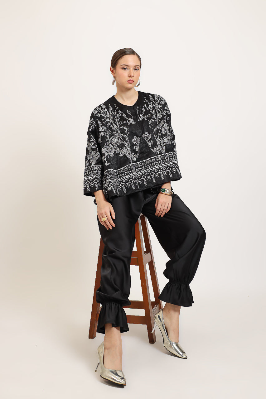 Bloom et Champs Canary Embroidered Top