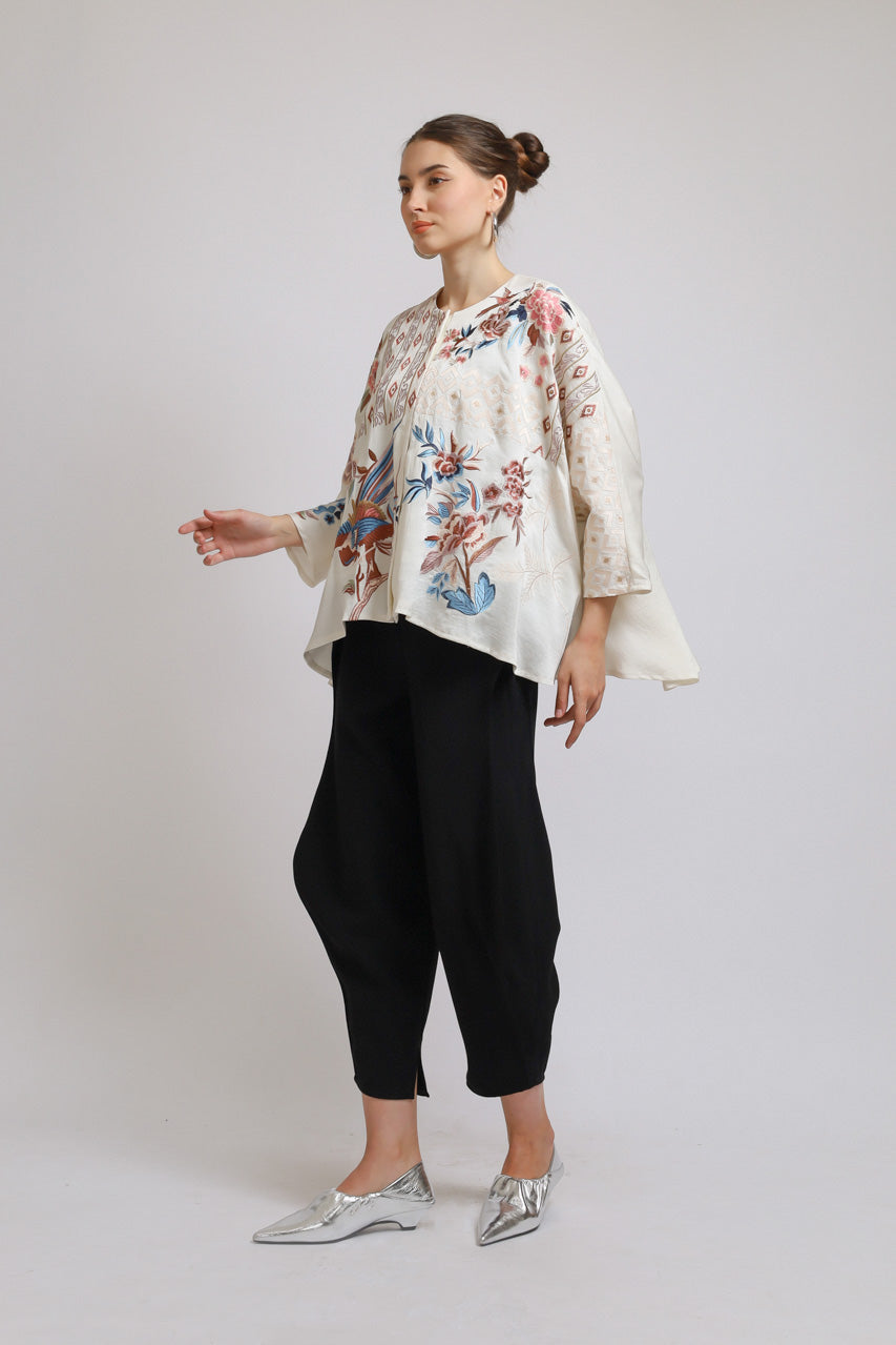 Bloom et Champs White Flora Embroidered Blouse/Bloom Doremi Pants