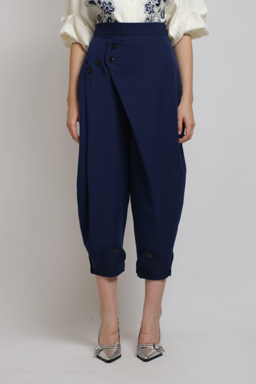 Bloom et Champs Sling Buttons Pants in Navy