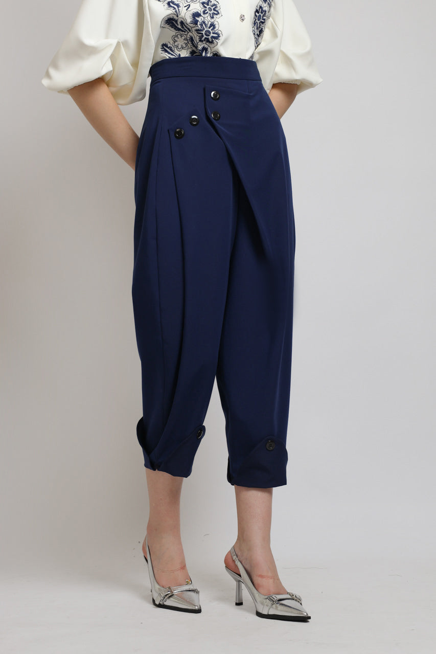 Bloom et Champs Sling Buttons Pants in Navy