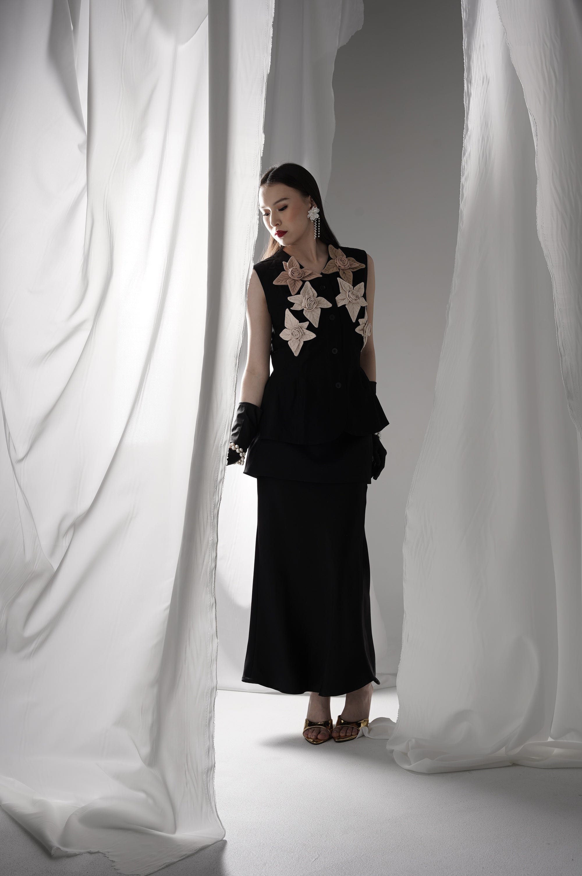 Bloom et Champs Callia Floral Blouse/ Saten Obi Skirt