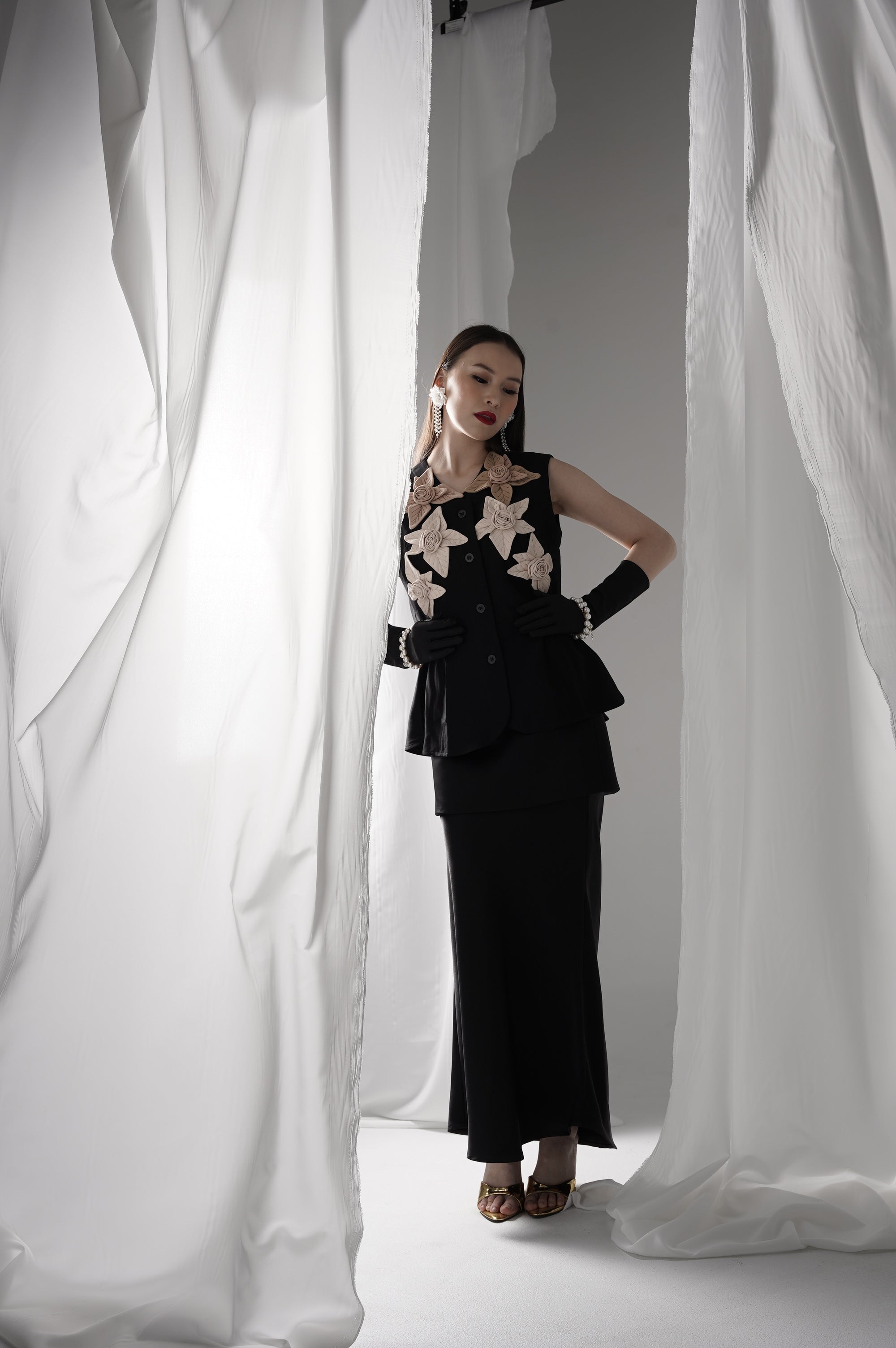 Bloom et Champs Callia Floral Blouse/ Saten Obi Skirt