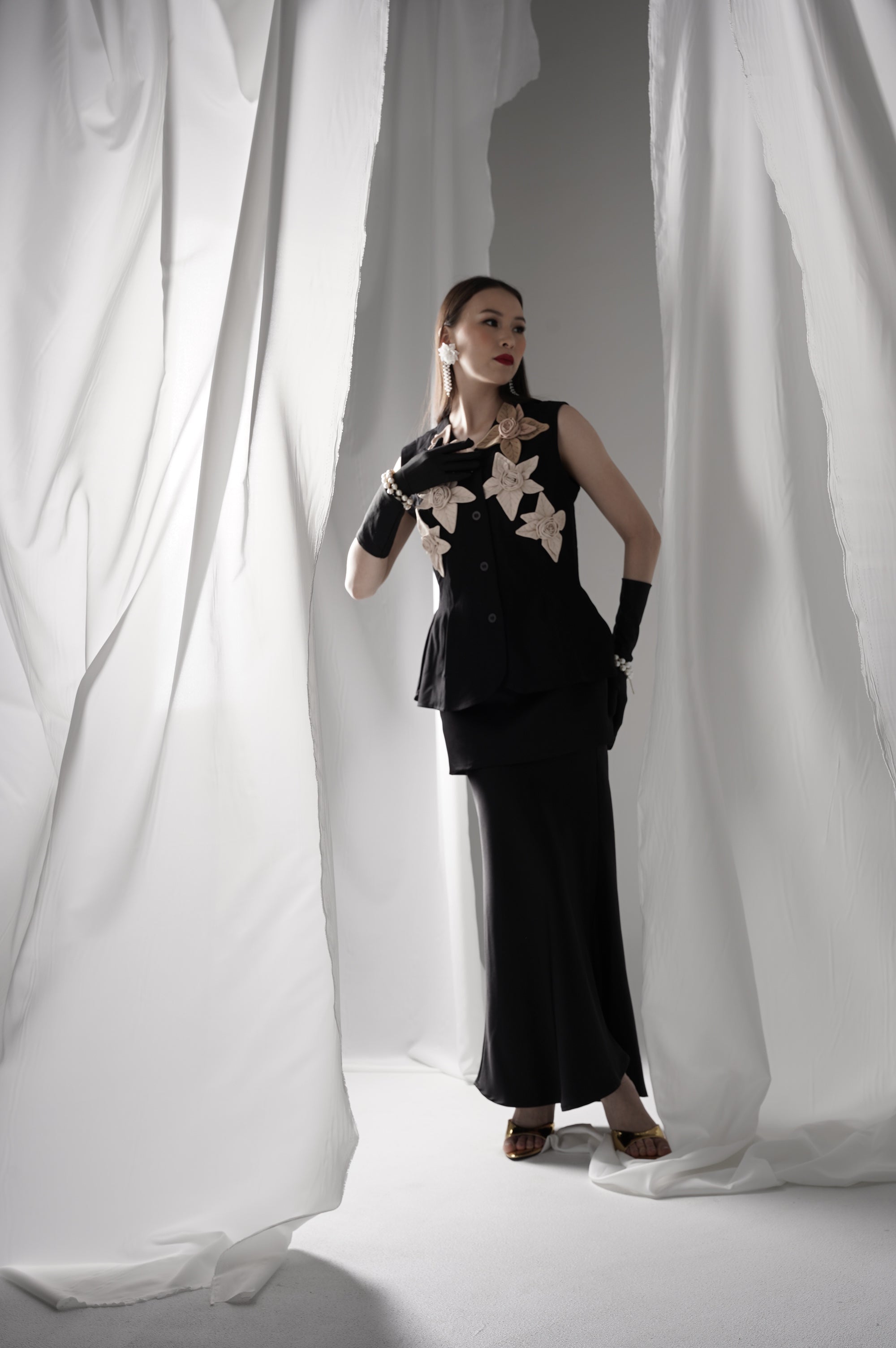 Bloom et Champs Callia Floral Blouse/ Saten Obi Skirt