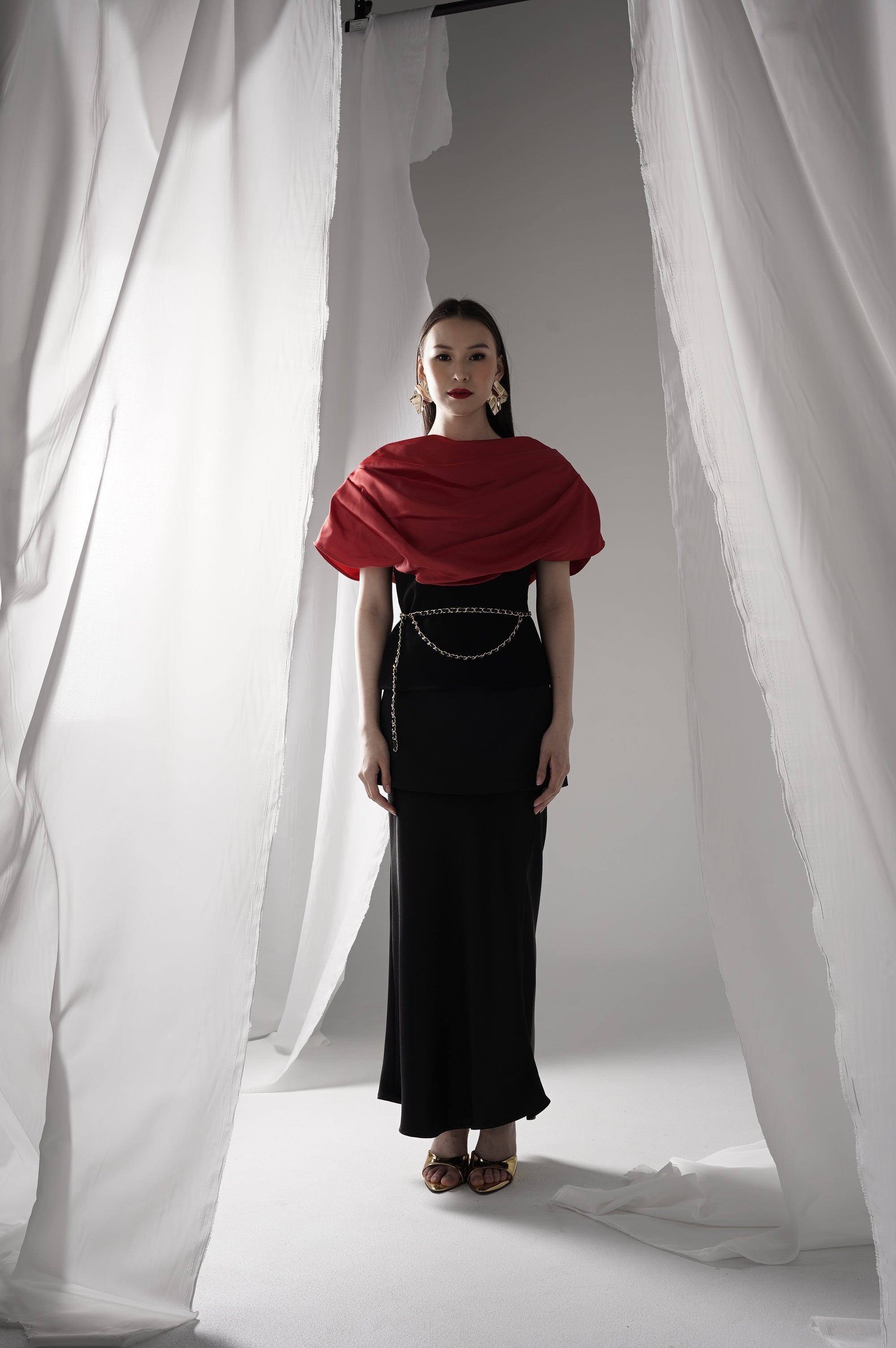 Bloom et Champs Sabrina Drapery in Cherry Red/Saten Obi Skirt in Black