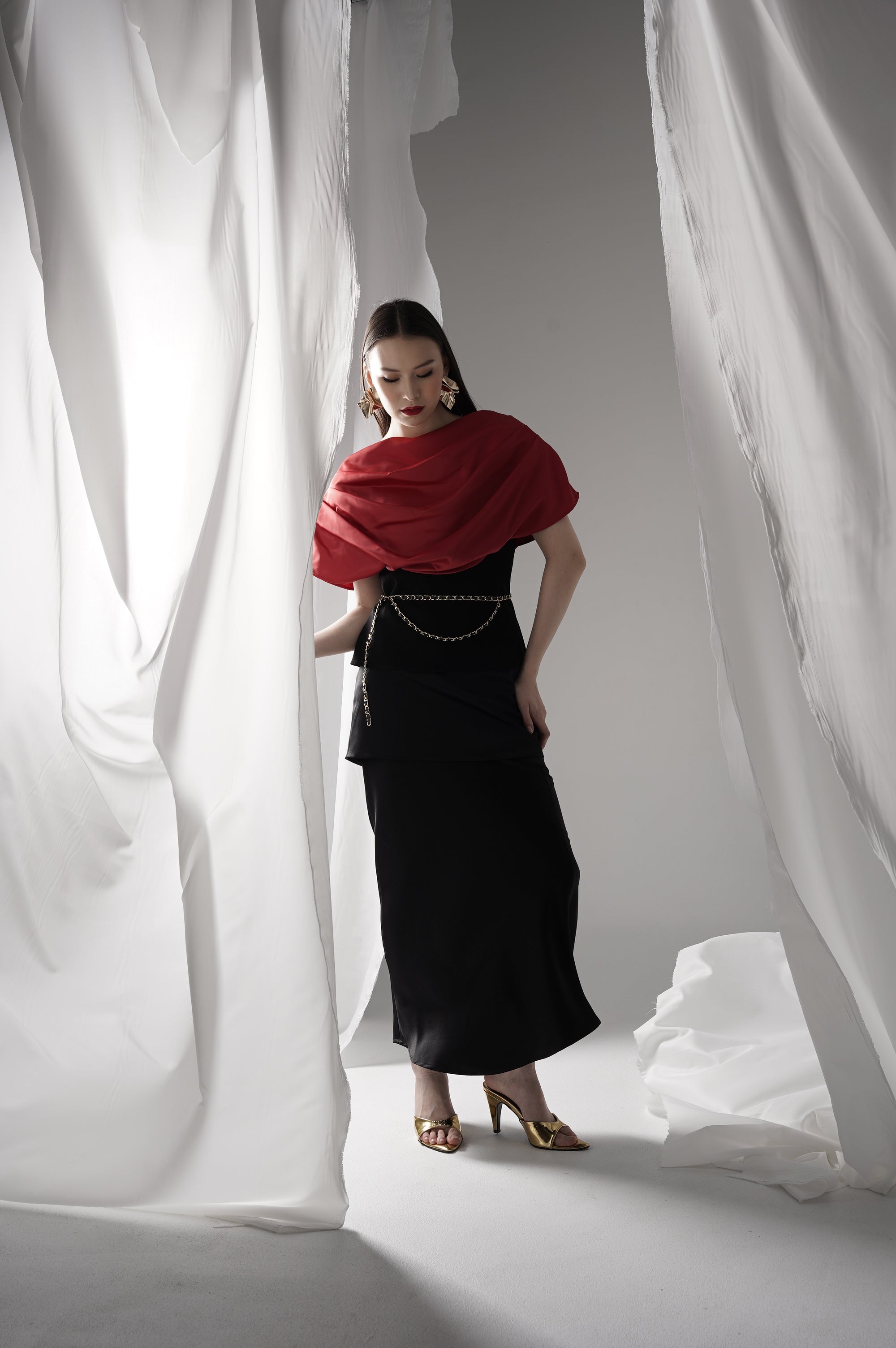 Bloom et Champs Sabrina Drapery in Cherry Red/Saten Obi Skirt in Black
