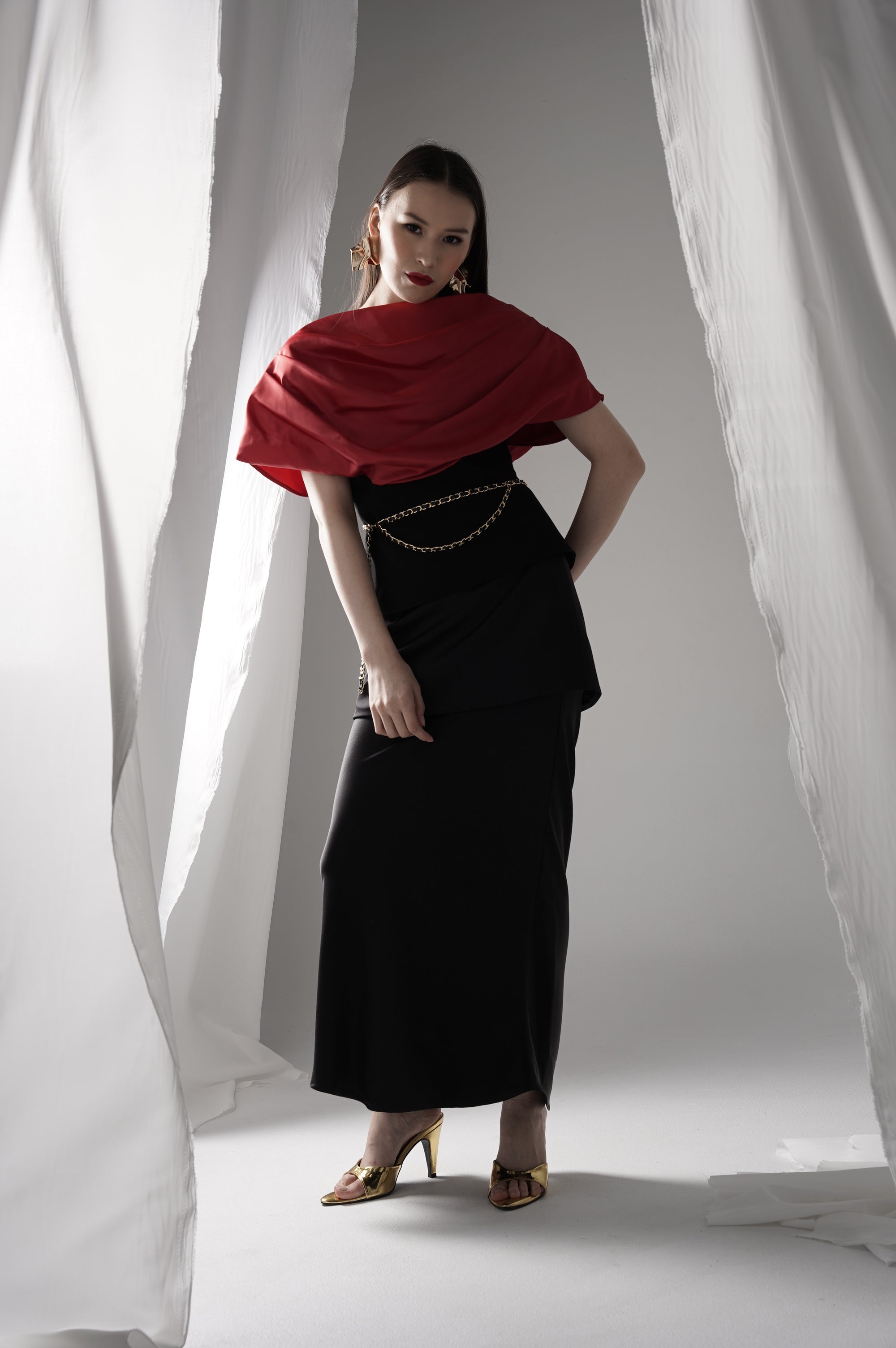 Bloom et Champs Sabrina Drapery in Cherry Red/Saten Obi Skirt in Black
