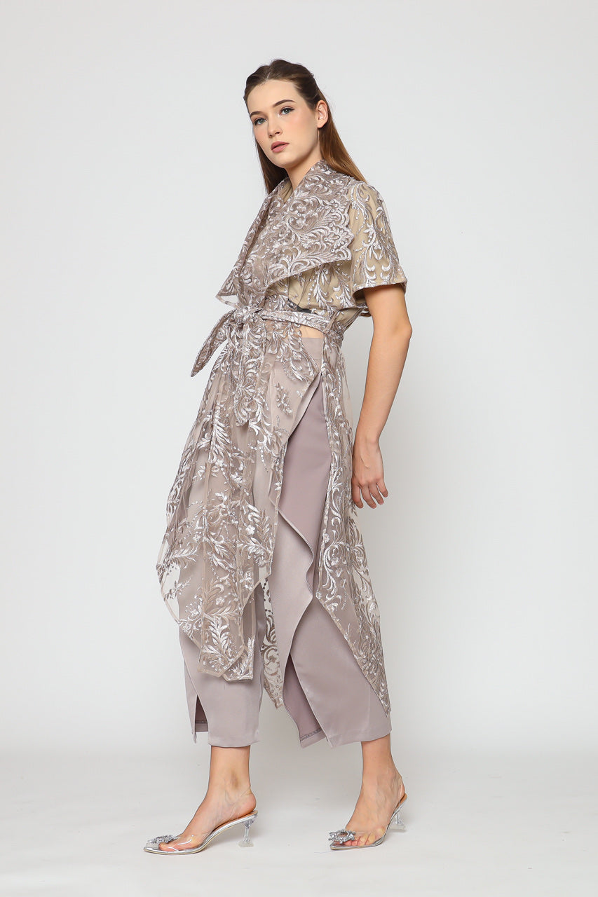 Bloom et Champs Kimono Panjang Renda