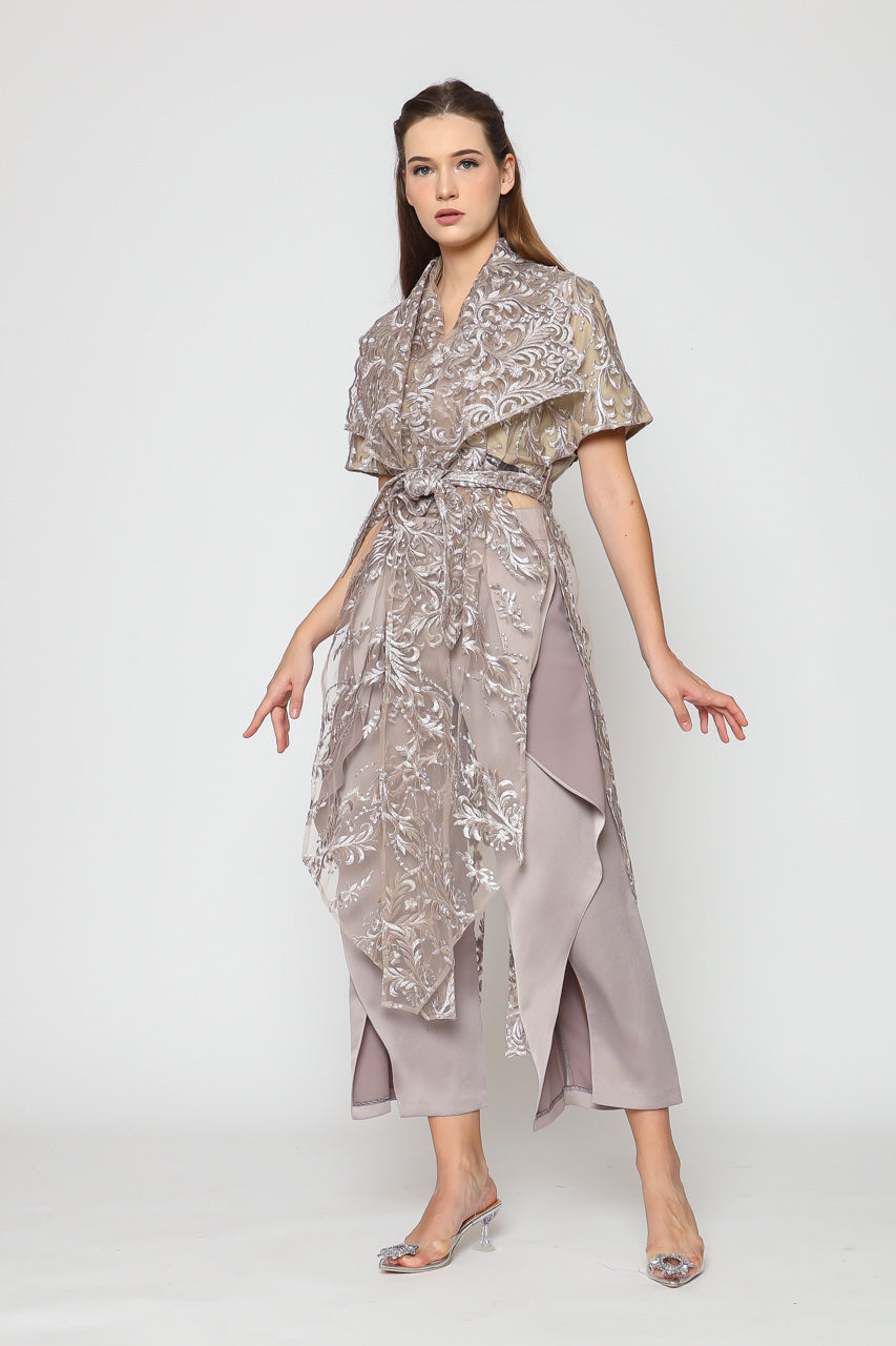 Bloom et Champs Kimono Panjang Renda