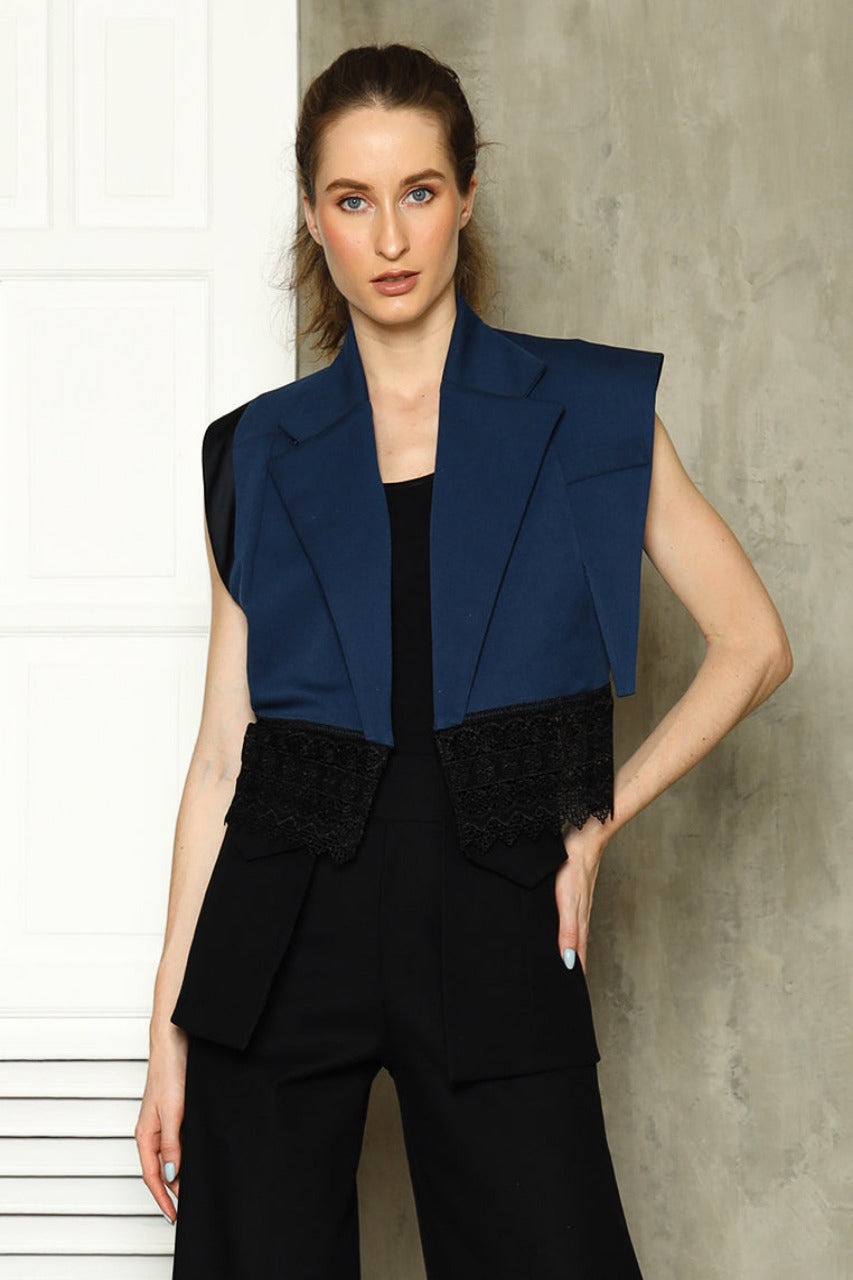 Bloom et Champs Vest Crop in Navy