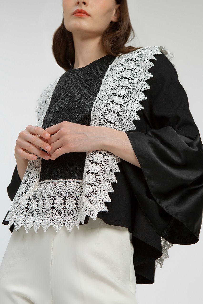 Bloom et Champs Top Renda Kotak