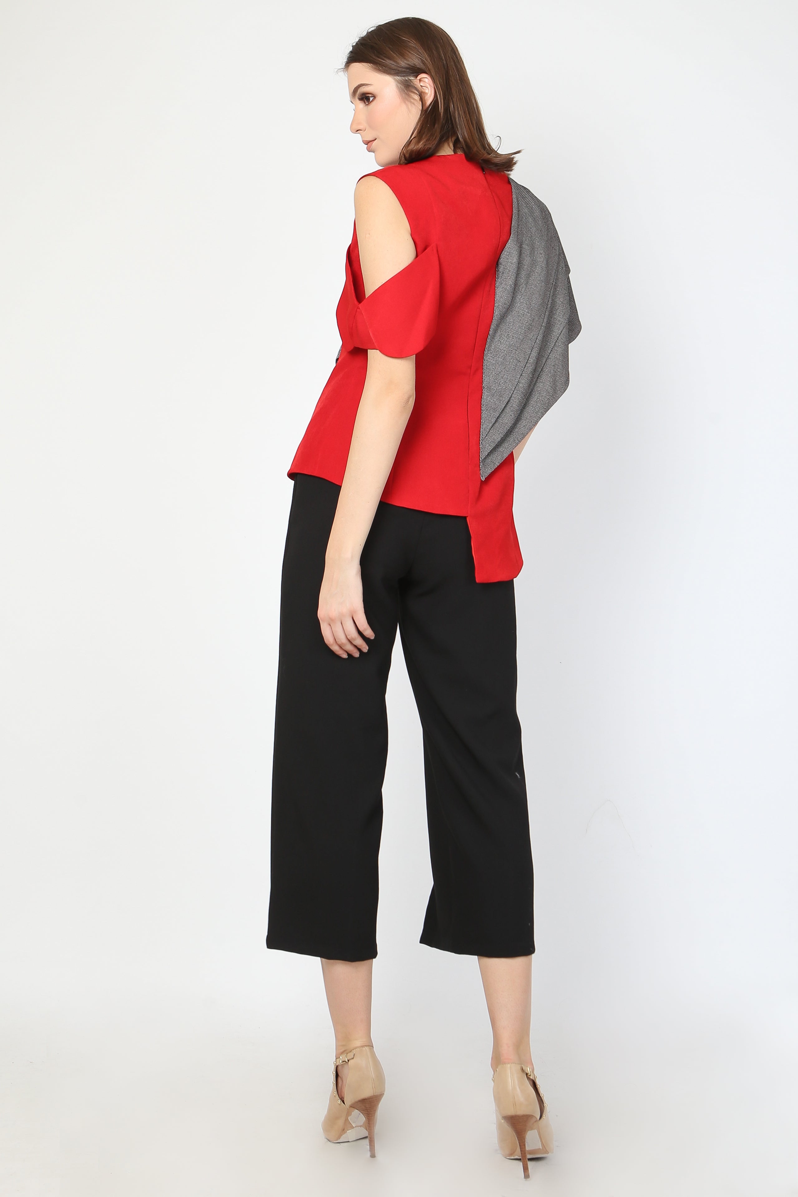 Top Sabrina Sebelah Merah