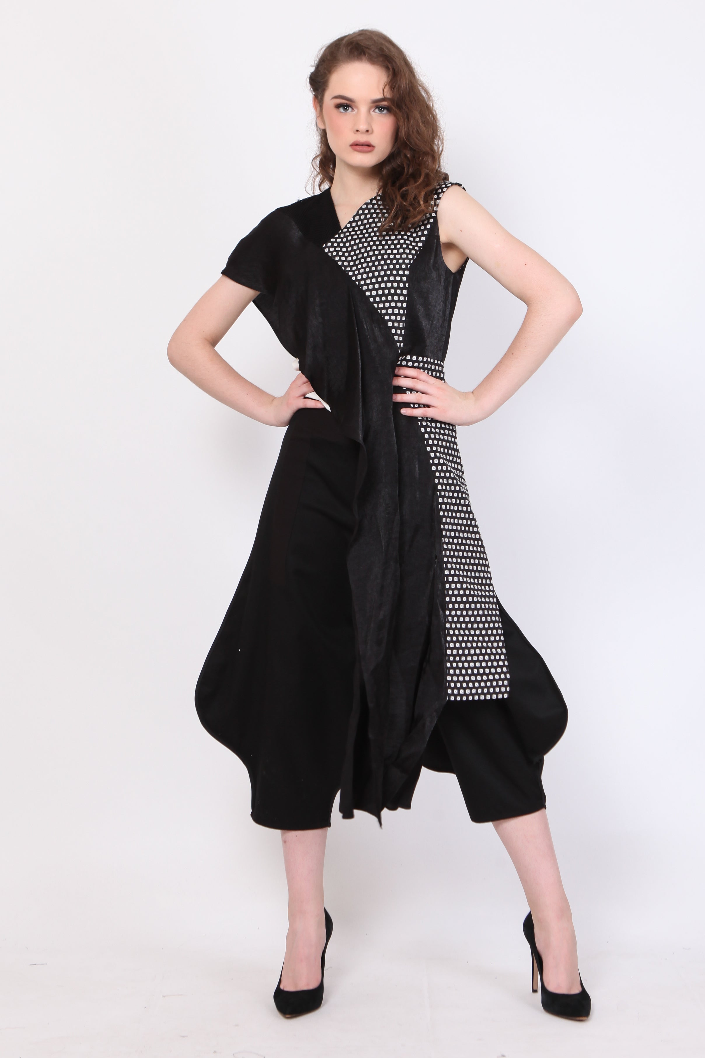 Top Monochrome Jala